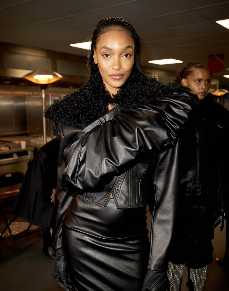  width:60% />
<p><span style=